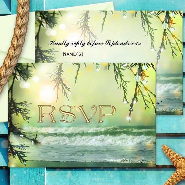 Sparkling Lights Beach Bröllops-Svarskort OSA Kort (RSVP card with an image of a magical beach with sparkling lights in warm yellow green and teal light)