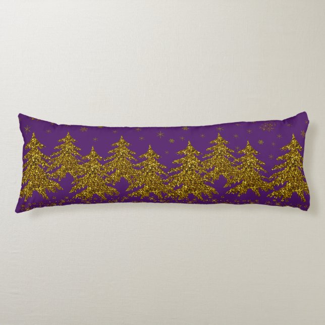 Sparkly Guld Julgran, stjärnor, snö på lila Kroppskudde (Framsidan)