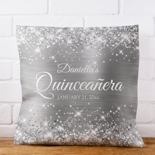 Sparkly Silver Glitter och Foil Quinceañera Kudde (Sparkly Silver Glitter and Foil Quinceañera Throw Pillow)