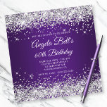 Sparkly Silver Glitter Royal Lila 60:e födelsedage Inbjudningar<br><div class="desc">En elegant som fick en 60-årsinbjudan till henne. Faux silver glitter glam med glam mot ett royal lila ombre-grafikobjekt. Det klassiska blomningsskriptmonogrammet för kalligrafi i finare på baksidan kan anpassas. Anpassa texten till ännu en fantastisk milstolpe-födelsedagskalender för din gudmor. All sparsam, silvrig och glittrande inslag i den moderna övertoningsdesignen är...</div>