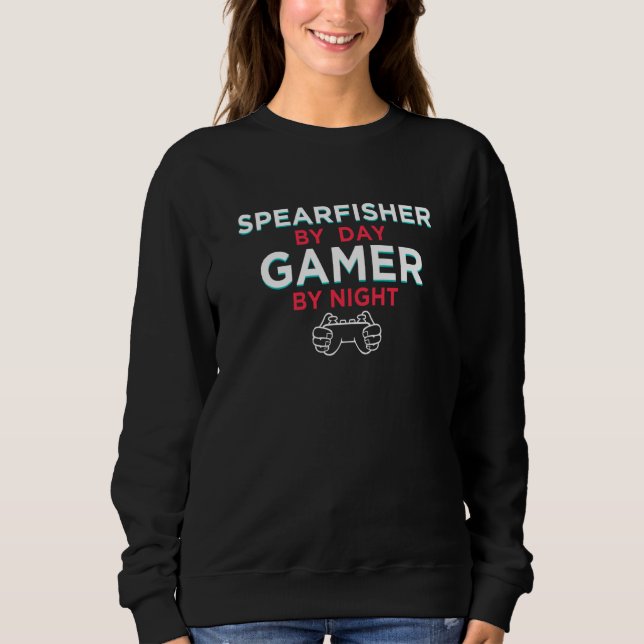 Spearfisher By Day Gamer By Night Spearfishing Hum T Shirt (Framsida)