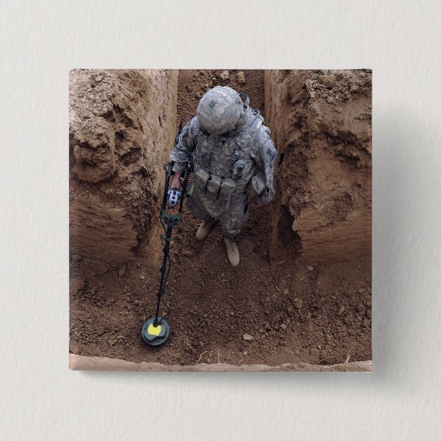 Specialistsökning efter vapencache knapp (Framsida)