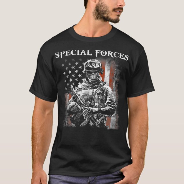 Speciell Forces Armed Skull T Shirt (Framsida)