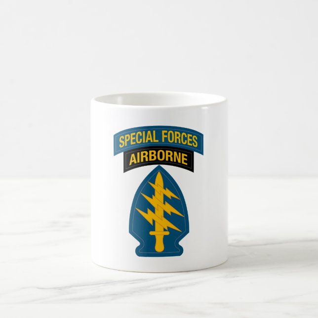 Speciell Forms insignier Airborne Tab Kaffemugg (Center)