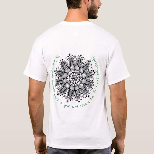 Speciell Heart Chakra Mandala T-shirt för manar (Baksida)