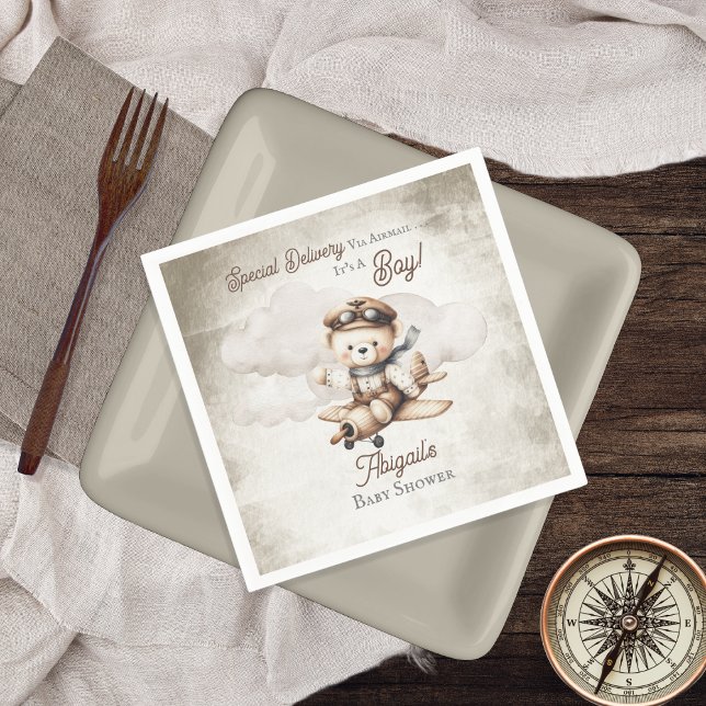 Speciell Nalle för babyskor för  leverans till fly Pappersservett (Cute "Special Delivery Via Airmail . . . It's A Boy!" Teddy Bear Airplane Baby Shower Paper Napkins)