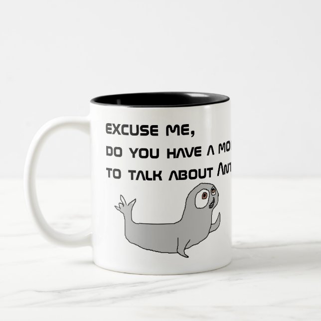 SPECIELL UTGÅNG: Emily Mugg (Vänster)