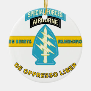 SPECIELLA STYRKOR LUFTBORNE "DE OPPRESSO LIBER" JULGRANSPRYDNAD KERAMIK