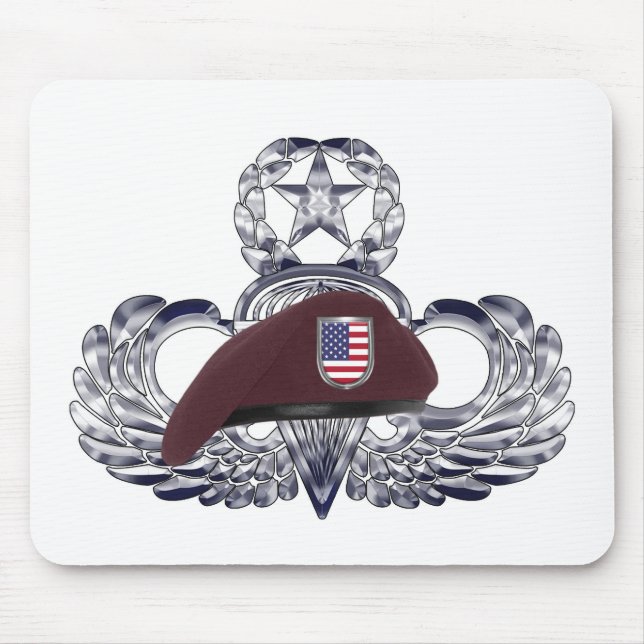 Speciellt designad beret på Airborne Wings s Musmatta (Framsidan)