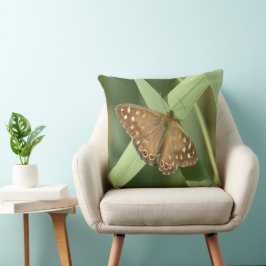 Specklad Wood Butterfly på Grönten Dekorativ kudde