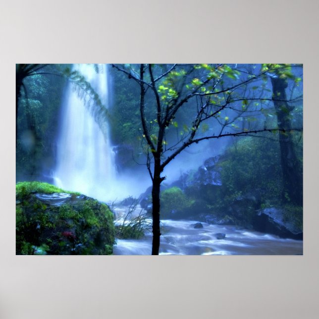 Spectacular Tropical Waterfall Poster (Framsidan)