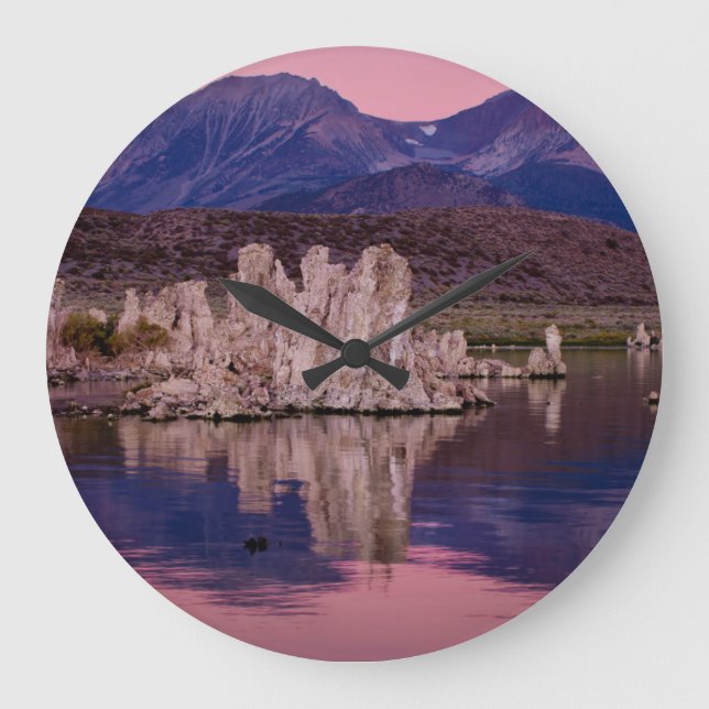 Spectakulära Mono Lake i skuggan Stor Klocka (Framsida)