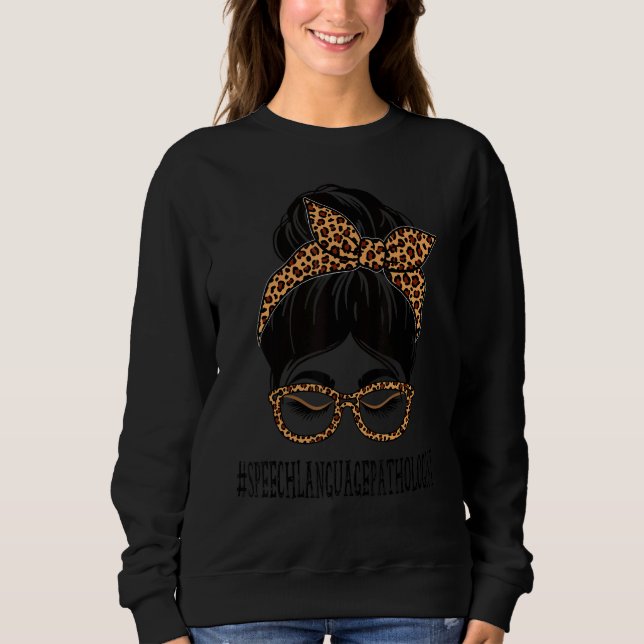 Speech Language Pathologist Leopard Messy Bun Back T Shirt (Framsida)