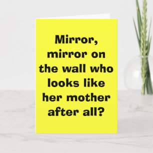 Spegel spegel på väggen som ser likt henne M… Kort
