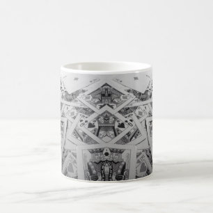 Spegeln avbildar leka kort kaffemugg