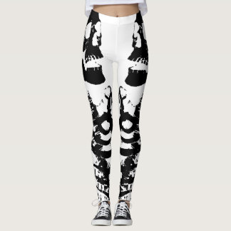 Spegeln avbildar skelettvit leggings