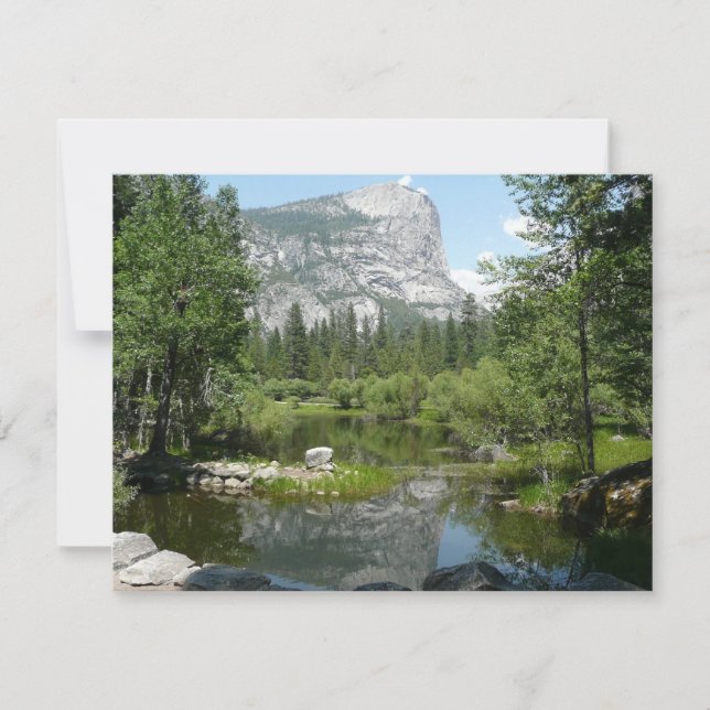 Spegelsjöns utsikt i Yosemite National Park (Framsida)