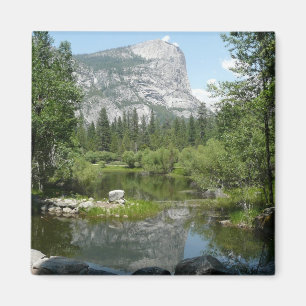 Spegelsjöutsikt i Yosemite National Park Magnet