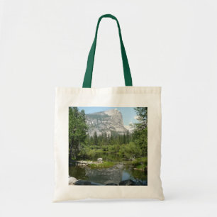 Spegelsjöutsikt i Yosemite National Park Tygkasse