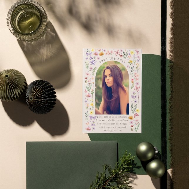 Spektakulär blomsterbåge Quinceañera anpassad bild Inbjudningar (Skapare uppladdad)