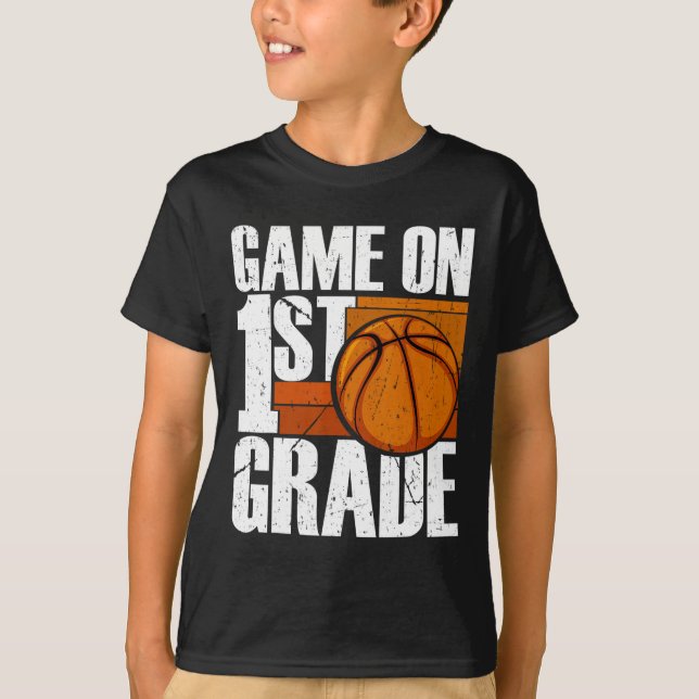 Spel i första Klass-basketbollen Back to school T Shirt (Framsida)