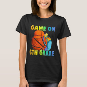 Spel på 6e Klass första dagen i basket B T Shirt