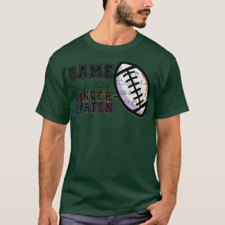 Spel på första dagen i klass-fotboll i fläkt t shirt