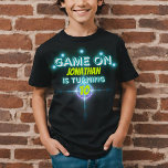Spel på laserMärkre Blå Grönt Neon Glow Birthday T Shirt<br><div class="desc">Lasermärkrns ljusa Födelsedagsfest med levande nyans glöd ljus och text i grönt,  vitt och blått,  underbart för pojkens födelsedagsfester för lasermärkre.</div>