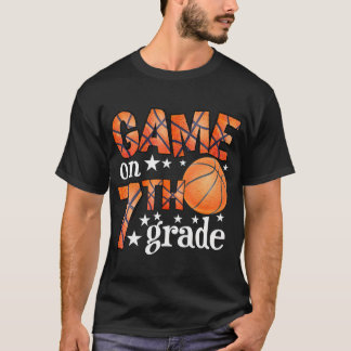 Spel vid sjunde Klass-basketbollen Back to school T Shirt