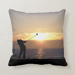 Spela Golf vid solnedgången Kudde