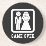 Spela över | Bachelor Stag Party Gift (Black/White Underlägg Sandsten<br><div class="desc">Är han gifta sig? Stackars honom, gav över... Ge dig själv den här gåvan från fantastisk till brudgummen, det är roligt och verkligen står ut med den vita designen på svart bakgrund eller vice versa. Det är perfekt för bachelor och stoppa party, duschar, namn! Underbar vit på svart tittar underlägg,...</div>