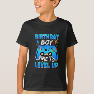 Spela upp på nivå på födelsedagspojkens videospel t shirt