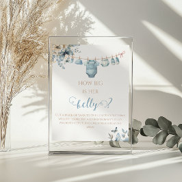 Spelande Blommigten Dusty Blue Baby Belly Guessing Poster