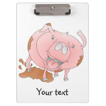 Spelande gris i rörig puddle