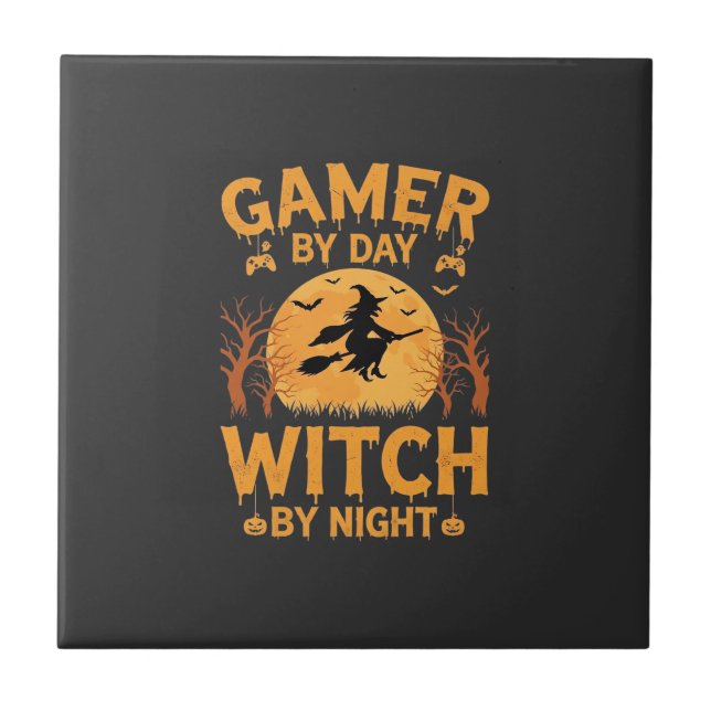 Spelande Häxa Halloween Spel Design Kakelplatta (Framsidan)