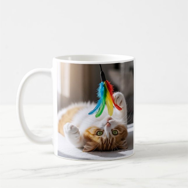 Spelande Kitten Feather Kaffemugg (Vänster)