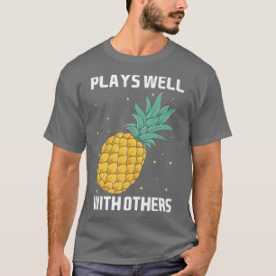 Spelar bra med andra ananas frukt i designen t shirt