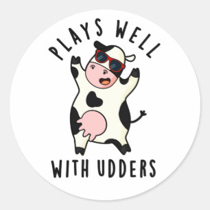 Spelar bra med Udders-unge Pun Runt Klistermärke