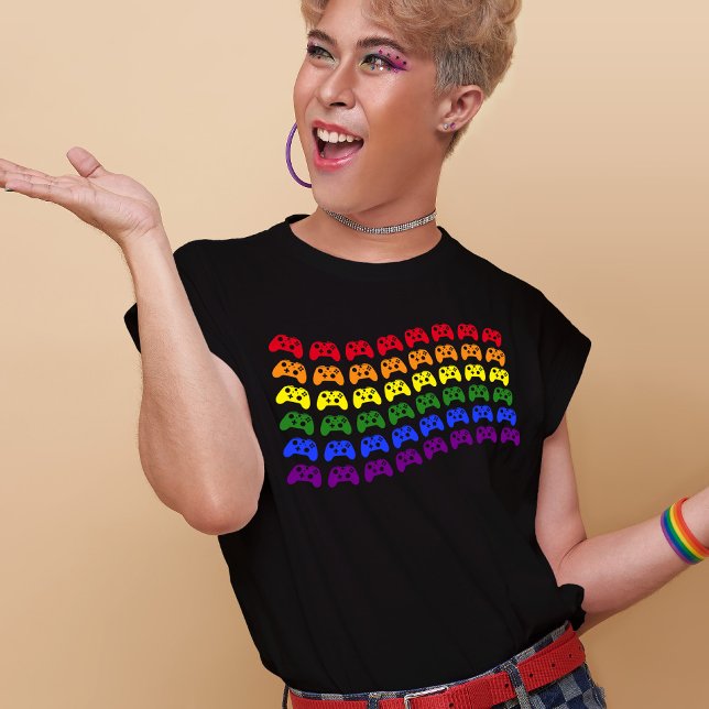 Spelarens regnbågsstyrenheter Gay pride Flagga T Shirt (Mockup of LGBT youth wearing t-shirt. Mockup by our-team on Freepik)