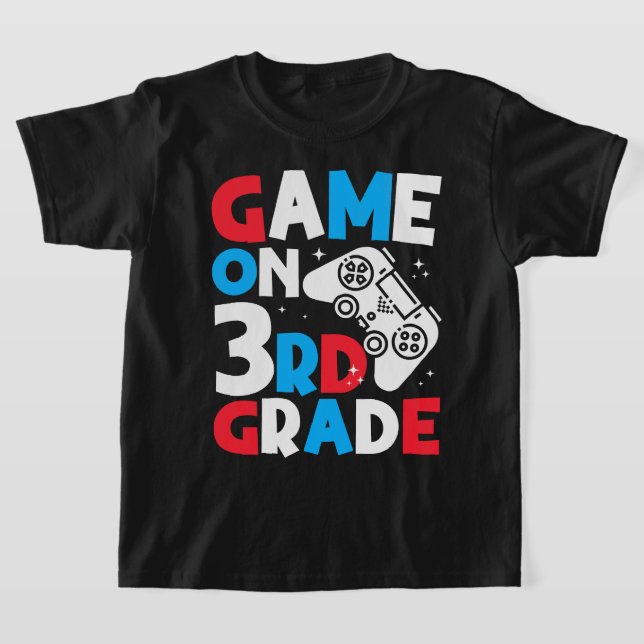 Spelargyckelord Game On 3:e klass Retro TV-spel T Shirt (Laydown)
