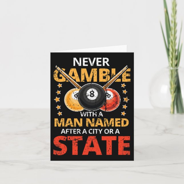 Spelas aldrig med en man som har fått namnet efter kort (Framsida)