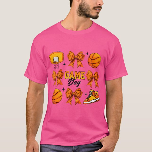 Speldag i Coquette Bow Basketball Player T Shirt (Framsida)