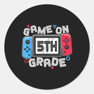 Spelet i back to school den 5:e Klass Roligt Gamer Runt Klistermärke