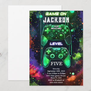 Spelet på, pojkens videospel på födelsedagen inbjudningar