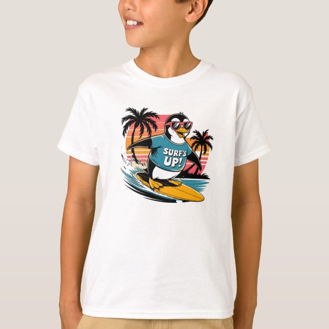 SPELNING T SHIRT OF PENGUIN SURFING (Framsida)