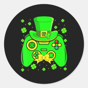 Spelspelaren i st patricks day Video Game ger barn Runt Klistermärke