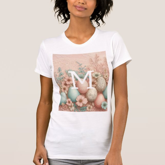 Spets med monogram rosa blomsterformade påskägg oc t shirt (Framsida)