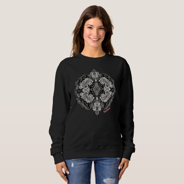Spetsblommig harmoni t shirt (Hel framsida)