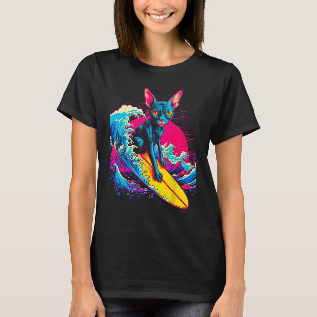 Sphynx Hairless Cat Surfing T Shirt (Framsida)