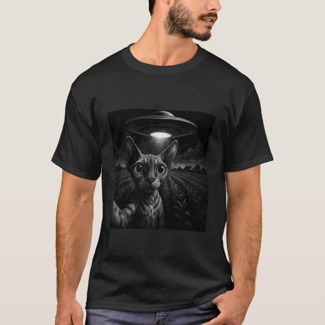 Sphynx Katt Selfie med UFO T Shirt (Framsida)
